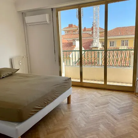 Spacieux 2 Pieces Centre Historique