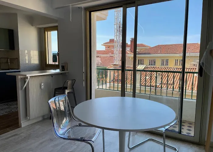 Spacieux 2 Pieces Centre Historique *