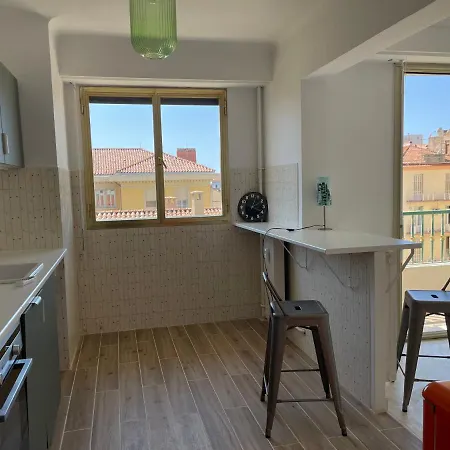 Spacieux 2 Pièces Centre Historique *